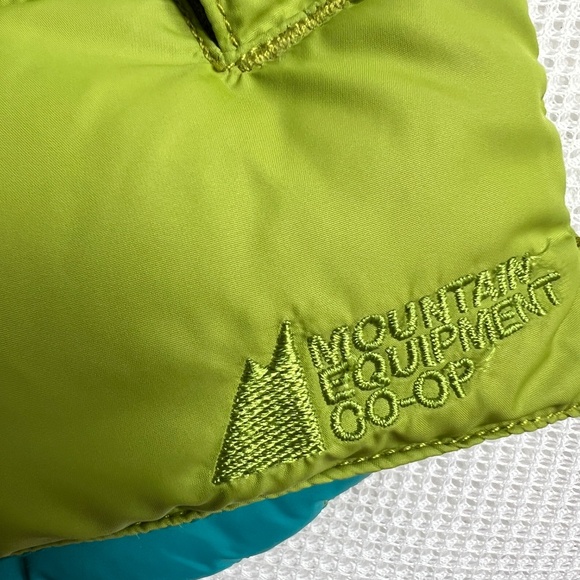 MEC Puffer Vest Sz S Green Blue 85% Down Insulated 2 Front Pockets 1 Inner - Picture 3 of 5